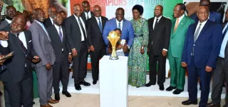 cote-divoire-tournee-du-trophee-au-conseil-cafe-cacao-idriss-diallo-reconnaissant-envers-lemonde-paysan