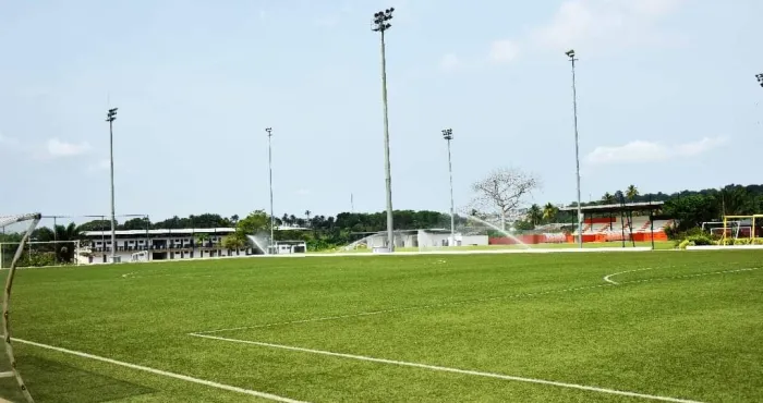 football-renovation-du-cntf-le-clairefontaine-ivoirien-visite-par-des-experts-de-la-fifa