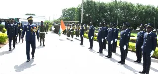 pratique-de-lexercice-militaire-en-cote-divoire-gal-lassina-doumbia-a-ses-hommes-servez-avec-honneur-partout-ou-vous-serez-affectes-ou-deployes