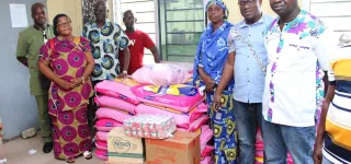 cote-divoire-alpha-sanogo-apporte-son-soutien-a-la-prison-de-tiassale