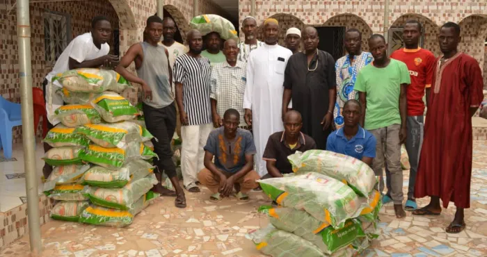 ramadan-bamba-moussa-fait-don-de-sucre-et-de-riz-a-800-fideles-musulmans