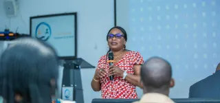 institut-de-formation-politique-amadou-gon-coulibaly-de-lofaci-a-la-presidence-du-cndh-le-parcours-exceptionnel-de-mme-namizata-sangare-explique-aux-auditeurs