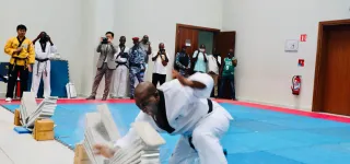 sport-taekwondo-le-commandant-superieur-de-gendarmerie-nationale-desormais-ceinture-noire-6eme-dan-taekwondo