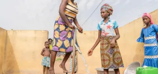 acces-a-leau-potable-notadouo-bouna-a-desormais-sa-pompe-a-motricite-humaine