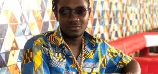 mercredi-de-lecologie-developpement-durable-3-questions-a-arsene-gbaka-lhomme-qui-donne-une-nouvelle-vie-aux-sacs-de-cacao