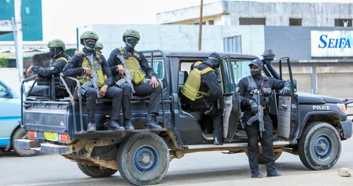racket-extorsion-de-fonds-deux-eleves-policiers-et-un-militaire-radie-pris-en-flagrant-delit