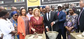 16e-edition-du-femua-la-premiere-dame-salue-lengagement-humanitaire-du-groupe-magic-system