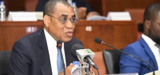 pretendu-retour-a-linitiative-ppte-adama-coulibaly-met-fin-au-debat-la-cote-divoire-nest-ni-un-pays-pauvre-ni-un-pays-tres-endette