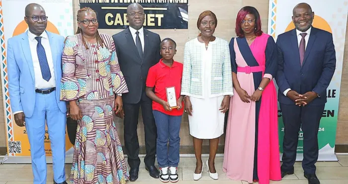 education-nationale-la-cote-divoire-celebre-son-heros-mondial-de-la-dictee