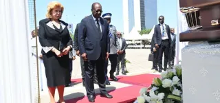 obseques-de-lancien-chef-de-letat-vive-emotion-hier-a-la-levee-du-corps-de-bedie-le-couple-ouattara-aux-cotes-de-la-famille-eploree