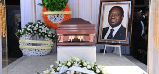 obseques-de-bedie-la-nation-rend-hommage-a-lex-president
