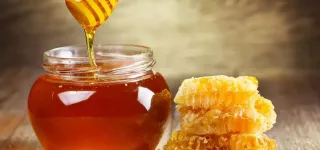 miel-un-nectar-dore-pour-des-nuits-paisibles-et-un-sommeil-reparateur