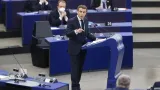 france macron dissout le parlement et convoque de nouvelles elections