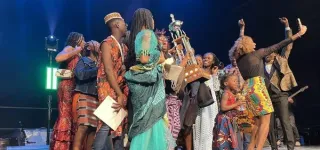 apres-la-dictee-le-slam-une-troupe-theatrale-de-collegiens-ivoiriens-championne-au-canada