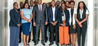 programme-yali-le-ministre-mamadou-toure-met-en-mission-aux-etats-unis-15-jeunes-ivoiriens