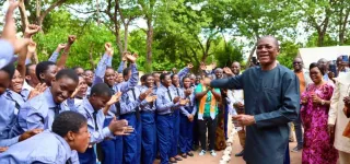 fin-de-formation-de-la-6eme-cohorte-du-projet-girls-power-a-guinguereni-bruno-kone-exhorte-les-stagiaires-a-croire-en-leurs-qualites