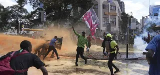 manifestations-au-kenya-le-parlement-pris-dassaut-les-deputes-evacues