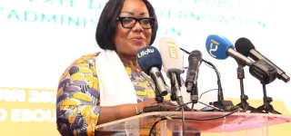 modernisation-du-service-public-anne-desiree-ouloto-les-politiques-publiques-impulsent-la-dynamique-nationale