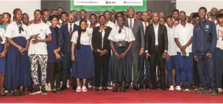 mise-en-oeuvre-du-pj-gouv2-programme-special-dimmersion-2024-des-jobs-de-vacances-disponibles-pour-20-000-eleves-et-etudiants