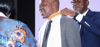 cote-divoire-le-ministre-amadou-kone-et-plusieurs-membres-du-gouvernement-et-presidents-dinstitutions-eleves-au-rang-de-commandeur-dans-lordre-du-merite-de-la-fonction-publique-4e-edition-jfp