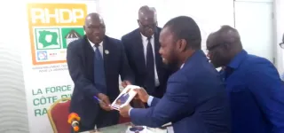 dedicace-du-livre-alassane-ouattara-lhomme-de-la-rupture-dr-paul-dakuyo-devoile-une-autre-facette-du-pere-du-second-miracle-ivoirie