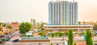 togo-un-burkinabe-rachete-la-plus-grosse-banque-du-pays