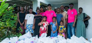 oeuvre-de-charite-les-veuves-et-orphelins-dabidjan-sud-reconfortes-par-les-warriors-de-la-charite