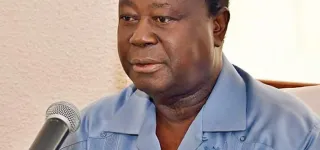 lan-1-du-deces-de-bedie-et-les-selfies-au-bord-de-la-seine