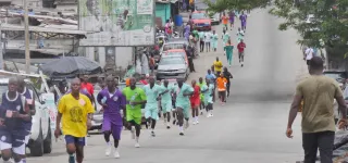 3e-edition-de-la-foulee-des-faci-les-forces-de-lordre-et-de-securite-optent-pour-un-brassage-avec-les-populations