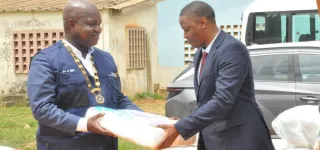 pouponniere-de-dabou-le-rotary-club-abidjan-bietry-soulage-les-enfants