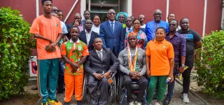 jeux-paralympiques-paris-2024-le-ministre-adje-silas-metch-apporte-le-soutien-du-gouvernement-ivoirien-aux-athletes-avant-leur-depart-2