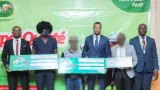 pmu remise de cheques trois gagnants partent avec 127 917 300 fcfa de la loterie nationale