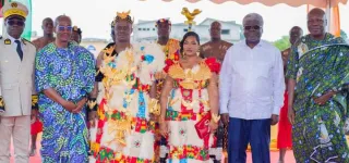 intronisation-du-chef-de-songon-dagbe-le-premier-ministre-nous-serons-a-vos-cotes