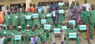 insertion-professionnelle-de-la-jeunesse-le-gouvernement-remet-des-cheques-a-pres-de-3000-jeunes