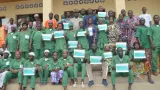 insertion professionnelle de la jeunesse le gouvernement remet des cheques a pres de 3000 jeunes