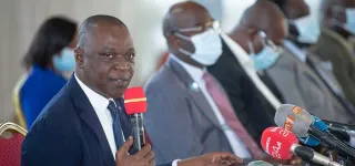 sensibilisation-a-la-securite-routiere-amadou-kone-et-les-conducteurs-prennent-des-engagements