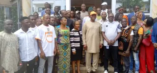 2e-journee-qualification-can-maroc-2025-civ-tchad-le-ministre-metch-adje-sonne-la-mobilisation-des-ivoiriens-du-cameroun