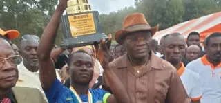 grand-lahou-finale-du-tournoi-departemental-dote-du-trophee-alassane-ouattara-le-ministre-adje-silas-metch-invite-la-jeunesse-a-donner-dos-a-la-violence
