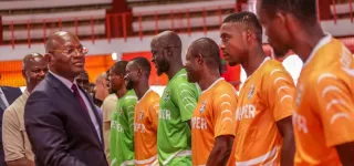 coupe-du-monde-de-maracana-maramonde-abidjan-2024-le-ministre-adje-silas-metch-apporte-le-soutien-du-gouvernement-aux-elephants-maracaniers