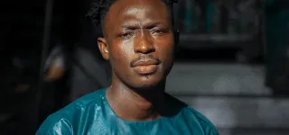 interview-arts-et-peinture-tetchi-yapi-jean-yves-fondateur-de-la-galerie-tetchi-les-anciens-ne-pensent-pas-a-la-releve