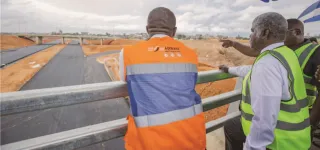 special-an-1-du-pm-beugre-mambe-acceleration-et-supervision-des-grands-chantiers-lingenieur-a-la-manoeuvre