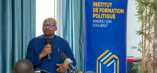 parcours-inspirant-le-vice-president-de-la-sierra-leone-partage-son-experience-avec-les-etudiants-de-linstitut-amadou-gon-coulibaly