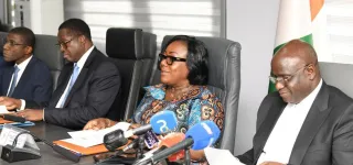 dialogue-social-entre-le-gouvernement-et-les-organisations-syndicales-les-deux-parties-arretent-une-feuille-de-route