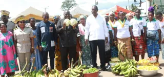 securite-alimentaire-le-gouvernement-equipe-les-femmes-de-bongouanou-en-materiels-agricoles