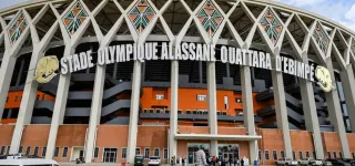 stade-olympique-alassane-ouattara-debimpe-menace-de-greve-des-employes-en-charge-de-lentretien-le-ministre-silas-adje-metch-calme-les-stadiers