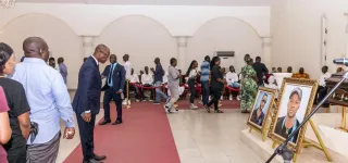 deuil-mamadou-toure-apporte-sa-compassion-a-la-famille-eploree-de-valery