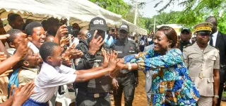 lycee-moderne-de-bonoua-la-ministre-mariatou-kone-realise-ses-promesses