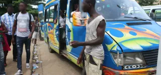 transport-en-commun-une-journee-denfer-dans-un-gbaka