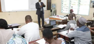 mise-en-oeuvre-du-programme-national-damelioration-des-premiers-apprentissages-scolaires-20-000-directeurs-decole-en-formation