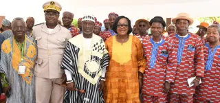 cavally-anne-ouloto-presente-les-acquis-de-la-politique-de-ouattara-15-tonnes-de-riz-190-cartons-dhuile-et-12-000-cadeaux-dans-le-cavally